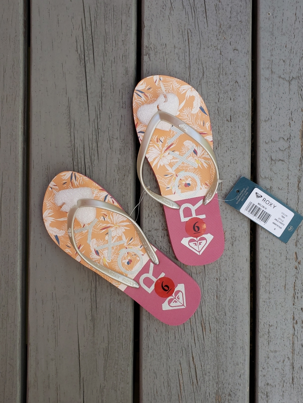ROXY Melon III Floral flip-flops Size 6 - Nwt